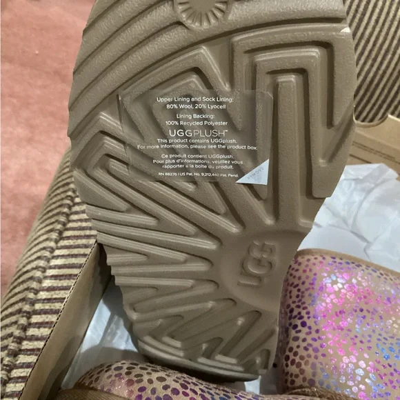 UGG kids classic boots brand new